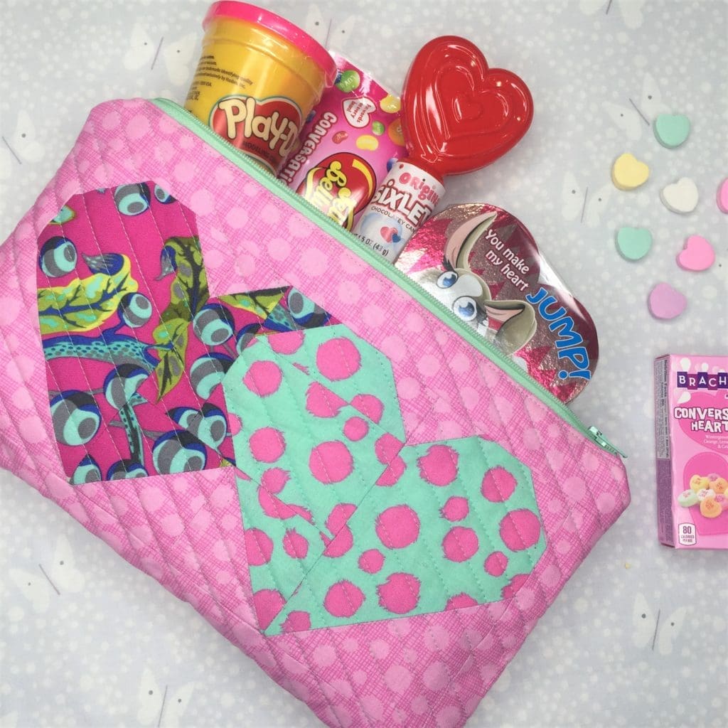 A picture of the two hearts quilt block.